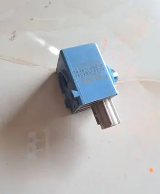 Toyota Avensis T270 Other relay 8974705010 0689004720