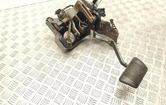 Chrysler Grand Voyager V Brake pedal 04721923AD P04721923AD 5620520