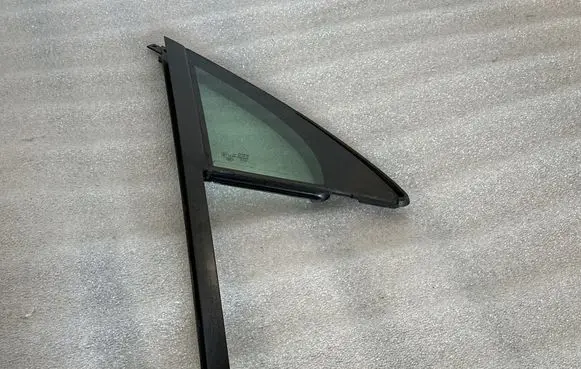 Porsche Cayenne (92A) Front door vent window glass four-door 7P6845114 7P0845114