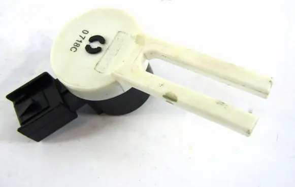 Opel Insignia A Brake pedal sensor switch 10366474