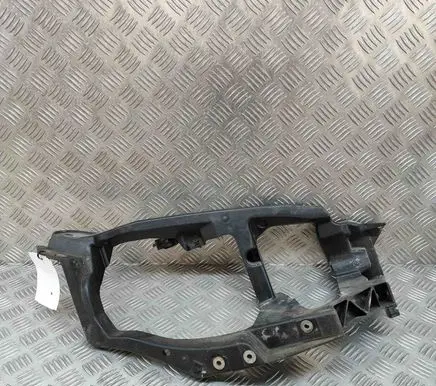 Mitsubishi Colt Headlight/headlamp mounting bracket MN105060