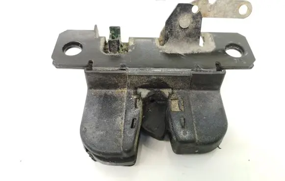 Loading door lock