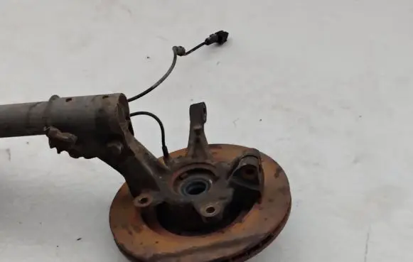 Dacia Logan II Front wheel hub spindle knuckle