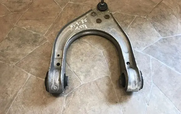 Mercedes-Benz CLS C219 Front lower control arm/wishbone A2113300338