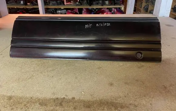Mitsubishi Eclipse Tailgate trim MB479058 1896001
