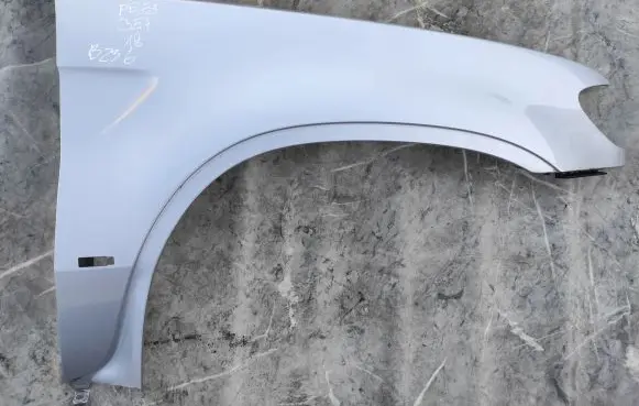 BMW X5 E53 Fender