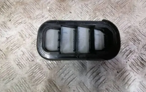 Ford Ecosport Quarter panel pressure vent 6L2A78280B62A