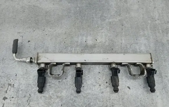 Ford Focus Fuel main line pipe