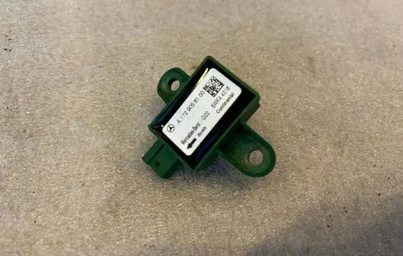Mercedes-Benz C W204 Airbag deployment crash/impact sensor A1729056100 5WK44316 1729056100