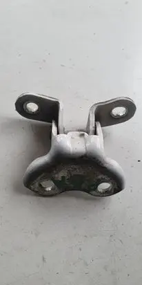 Toyota Auris E180 Front door lower hinge 