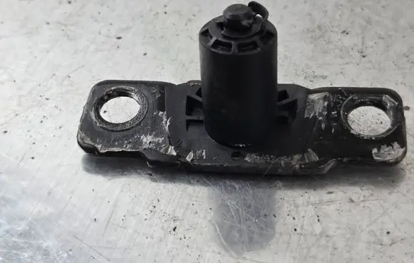 Ford Transit - Tourneo Connect Sliding door lock loop/hook striker V253A26AG