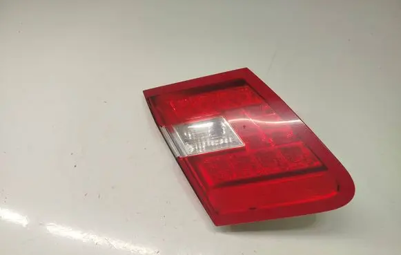Mercedes-Benz E W212 Tailgate rear/tail lights A2128200764