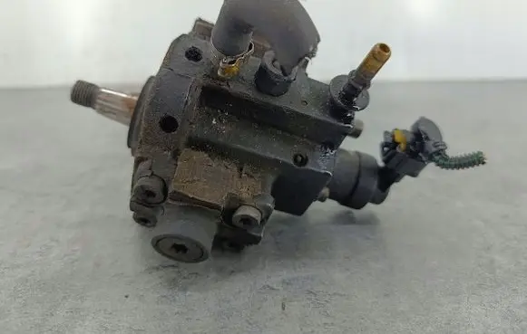 Alfa Romeo 159 Fuel injection high pressure pump