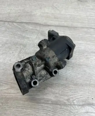 Jaguar S-Type EGR valve 4R8Q9D475B