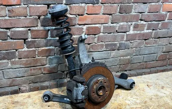 BMW 5 F10 F11 Front wheel hub spindle knuckle 6797766