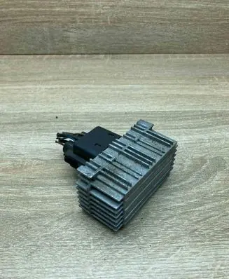 Opel Astra G Glow plug pre-heat relay 55354141 51299018A WITHPLUG