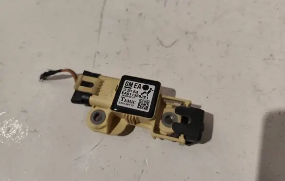 Opel Zafira B Airbag deployment crash/impact sensor 13251078 EA011369321 343149712