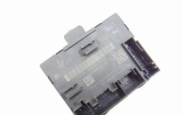 Volkswagen PASSAT B8 Door control unit/module 5Q0959393D