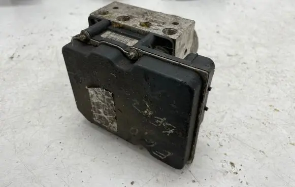 BMW 5 E60 E61 ABS Pump 6758743