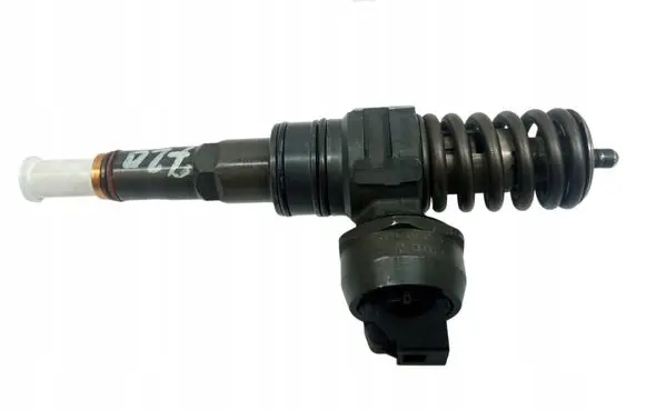 Volkswagen PASSAT B5 Fuel injector 038130073AJ
