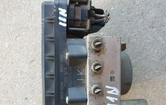 Toyota Verso-S ABS Pump 4454052240 8954152B00