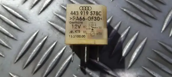 Volkswagen PASSAT B5 Other relay 443919578c 15210000