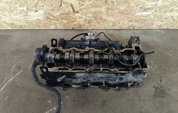 Opel Frontera B Engine head 