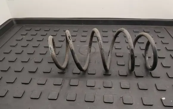 Mercedes-Benz GLK (X204) Front coil spring