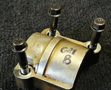 Chevrolet TrailBlazer Camshaft holder 