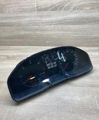 Audi A4 S4 B5 8D Speedometer (instrument cluster) 8D0919861A