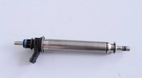 Mercedes-Benz E A207 Fuel injector A2560700187