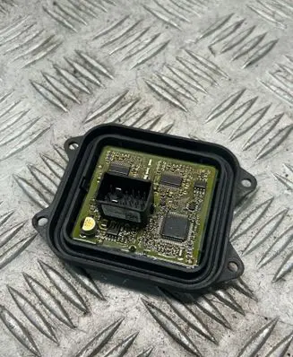 BMW X5 E70 Headlight ballast module Xenon 7189311