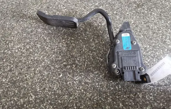 Ford Galaxy Accelerator throttle pedal 7M1723507A 98VW9F836BB
