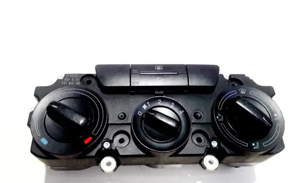 Skoda Octavia Mk2 (1Z) Climate control unit 1z0819047 5hb008865-00