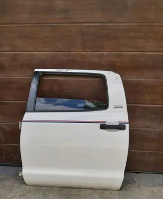 Toyota Tundra II Front door