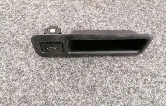 Lexus RX 450H Tailgate/boot open switch button 6929148030