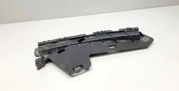 Volvo V70 Front bumper mounting bracket 30796388