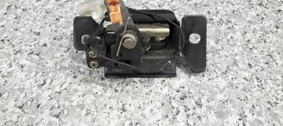 Mazda 323 F Tailgate/trunk/boot lock/catch/latch