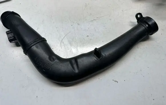 Intercooler hose/pipe
