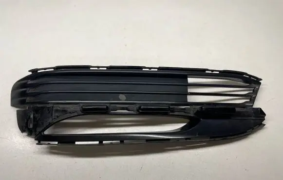BMW 7 G11 G12 Front fog light trim/grill 51117369407 7369407 7486837