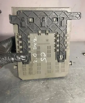 Citroen C5 Fuse module 9637466180 98162200