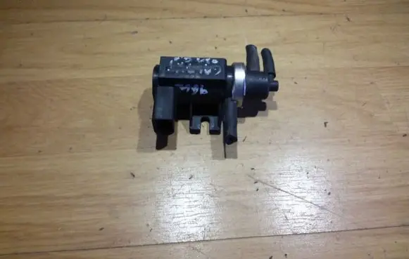Volkswagen Golf VI Turbo solenoid valve 1J0906627