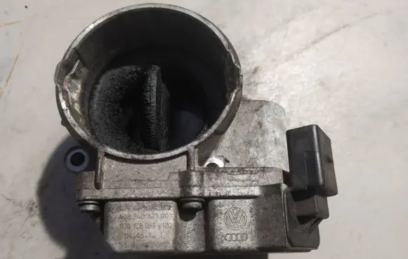 Audi A3 S3 8P Throttle valve 03G128063