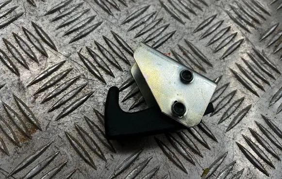 Skoda Octavia Mk2 (1Z) Tie down hook / loop 1Z9867615D