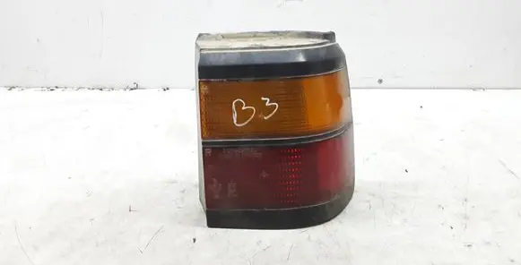 Volkswagen PASSAT B3 Rear/tail lights 333945112