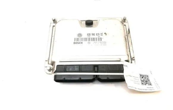 Volkswagen PASSAT B5 Engine control unit/module 038906019CE 0281010217