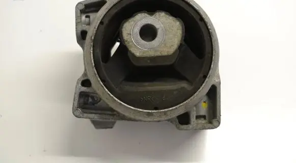 Mercedes-Benz A W169 Engine mount bracket A1692401218