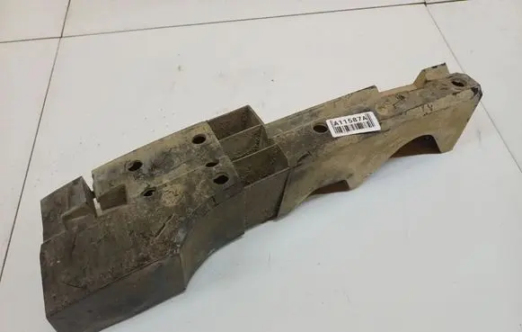Renault Scenic I Rear bumper mounting bracket 7700428472