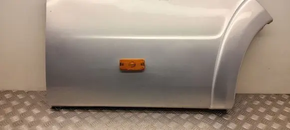 Rear fender molding trim