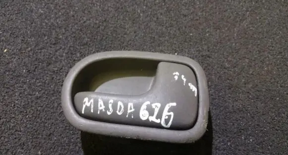 Mazda 626 Rear door interior handle dh22i